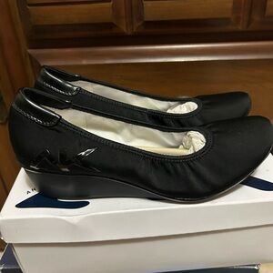 Anne Klein Sport Black Wedge Comfort Slip on Shoe Size 8.5 M